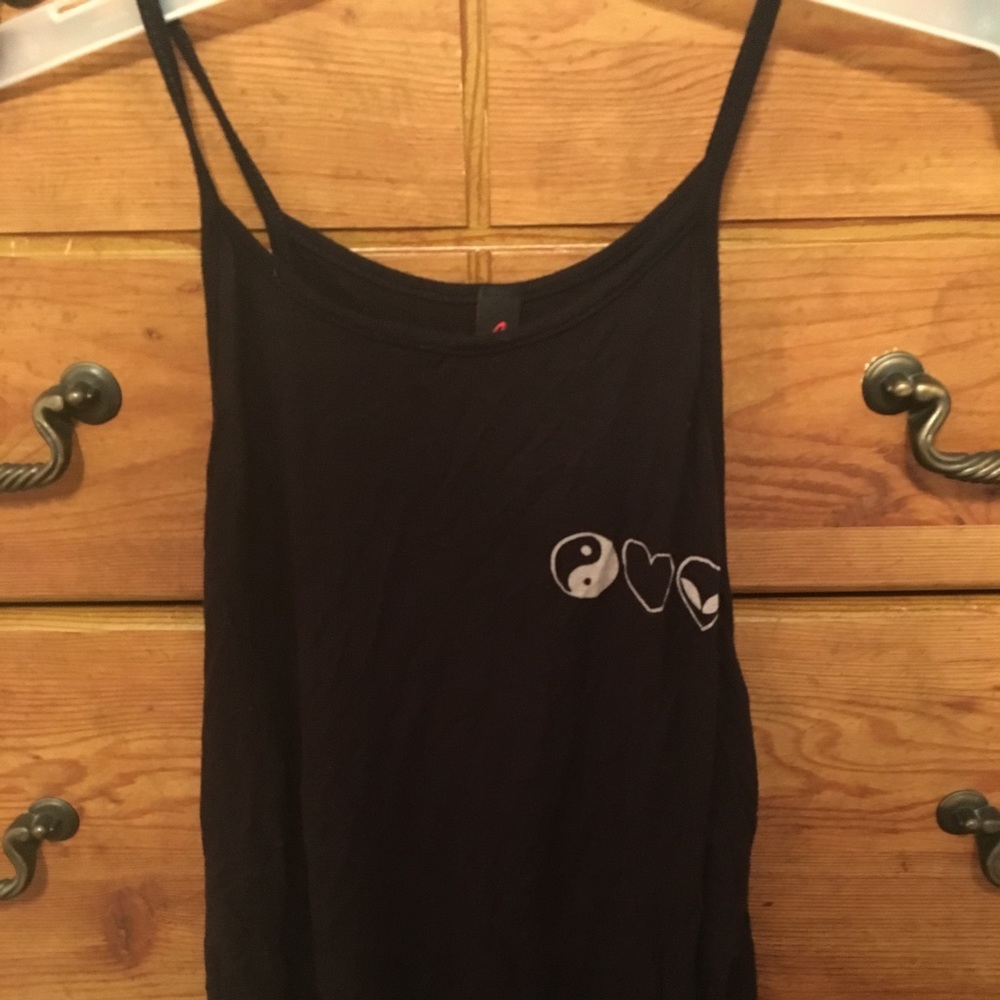 Black & white tank top with fun design